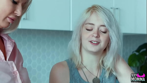 SEXY MOMMA – Step Mommy London made pizza for dinner but honestly, she would rather eat Annie’s meaty twat over anything else!