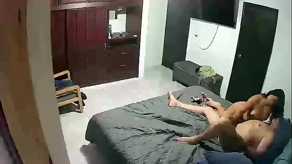 un señor mayor se acerco a mi en el gimasio y me ligo y me convencio de ir a coger y yo encantada para que se convirtiera en mi sugar dady  oldman