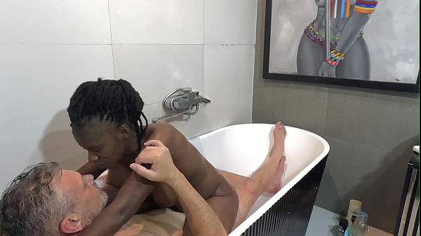 Fucking my sugardaddy raw on a weekend away at one of his houses. I hope I am pregnant