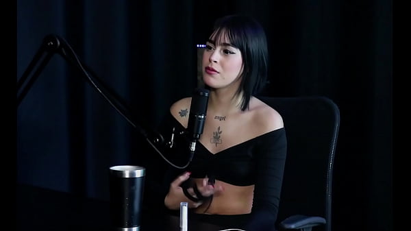 Teve uma relação conturbada com seu ex namorado, gosta de um suggar daddy, pediram que ela defecasse, e as perguntas… – Ariane Kimiko (SHEER/RED)